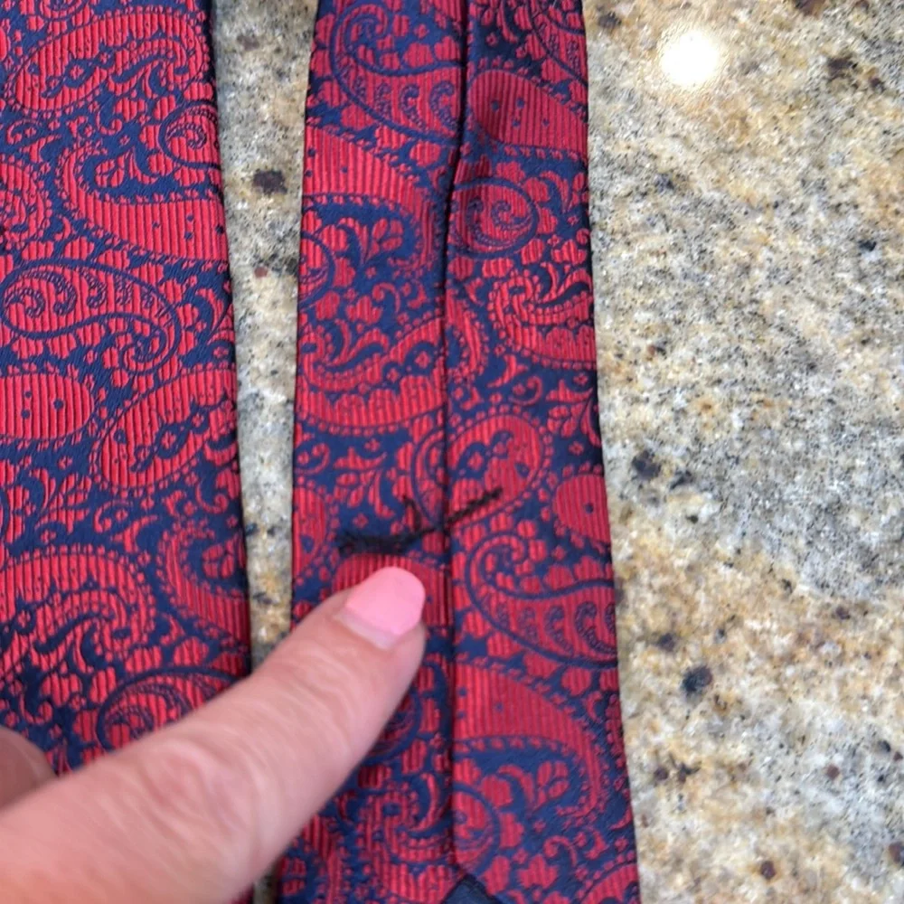 Hart Schaffner Marx Paisley‎ Men’s Tie